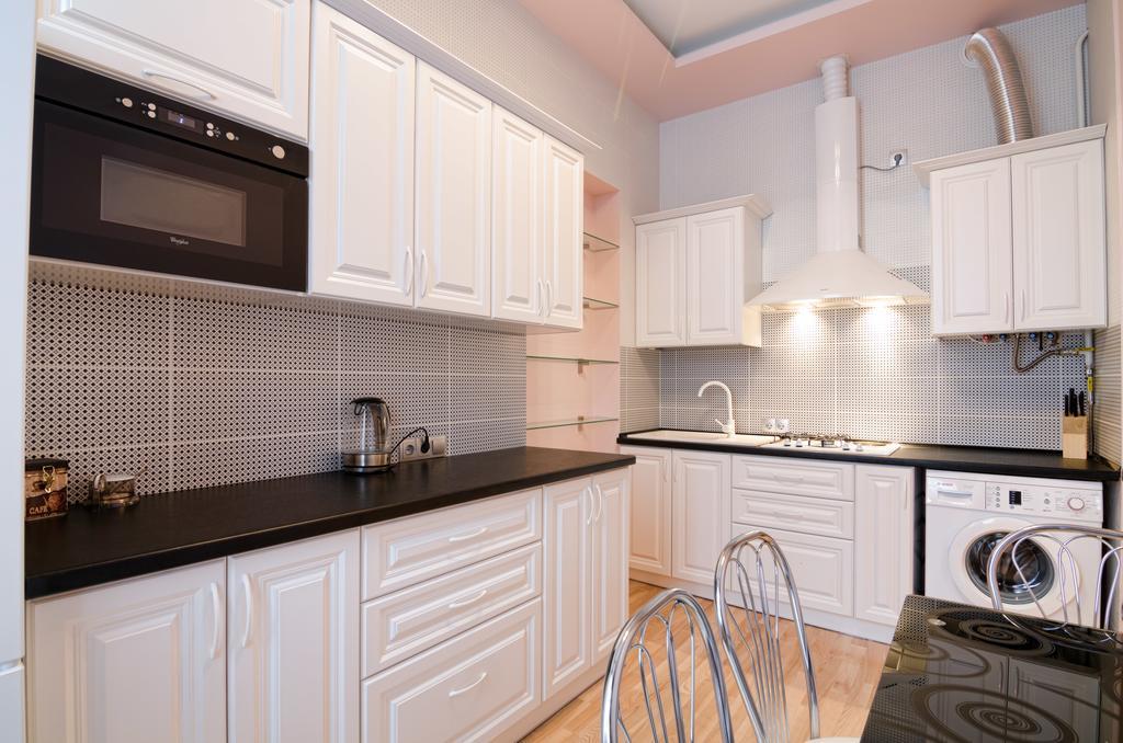 Leogrand Apartments On Doroshenka 34 Лвив Екстериор снимка
