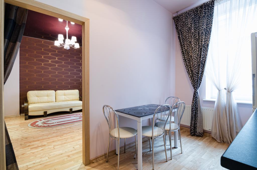 Leogrand Apartments On Doroshenka 34 Лвив Екстериор снимка